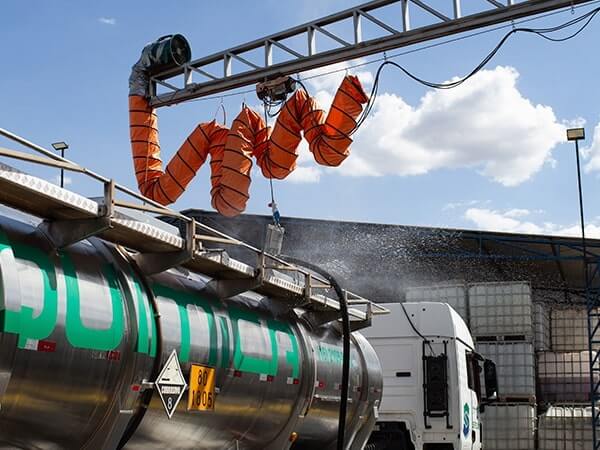 Processo de higienização de caminhão-tanque